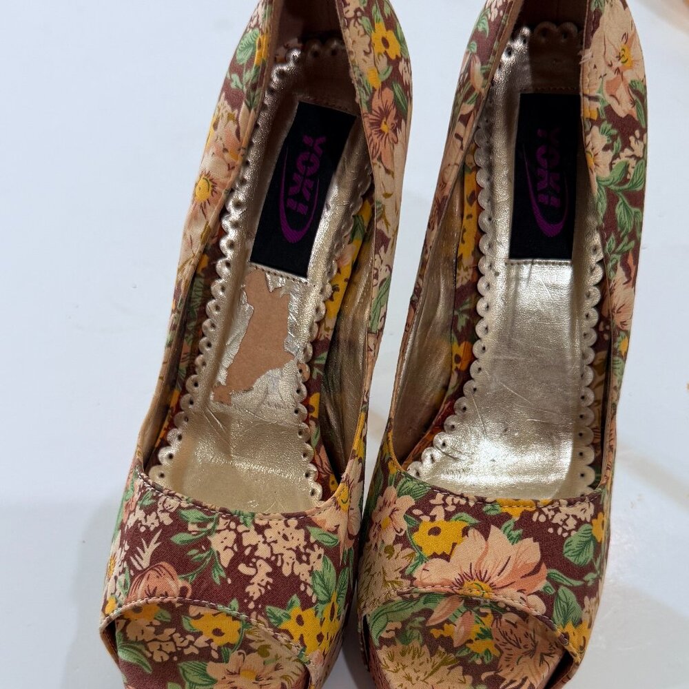 Yoki Floral Peep-Toe Cork Wedges – Vintage-Inspired Spring Heels